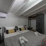 Omega Villa Lévktron