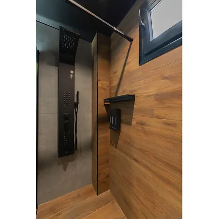 Omega Villa Lévktron