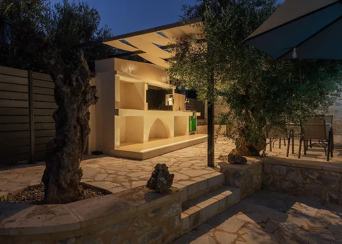 Omega Villa Lévktron